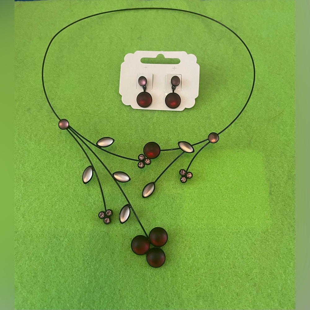 Czech glass flower choker and earrings set